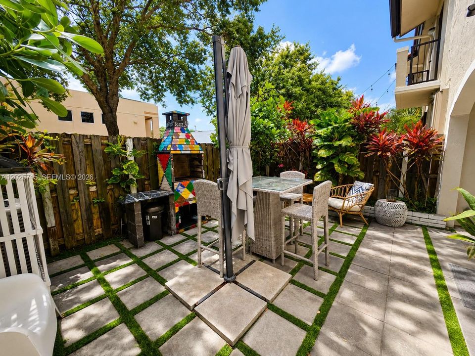 En Venta: $645,000 (3 camas, 2 baños, 1838 Pies cuadrados)