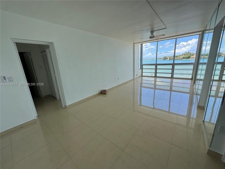 В аренду: $2,950 (2 спален, 2 ванн, 871 Квадратных фут)