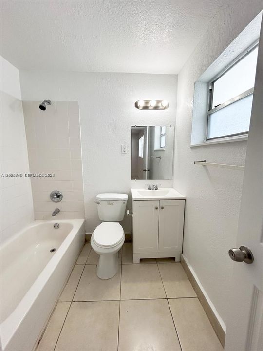 Active With Contract: $1,599 (1 beds, 1 baths, 0 Square Feet)