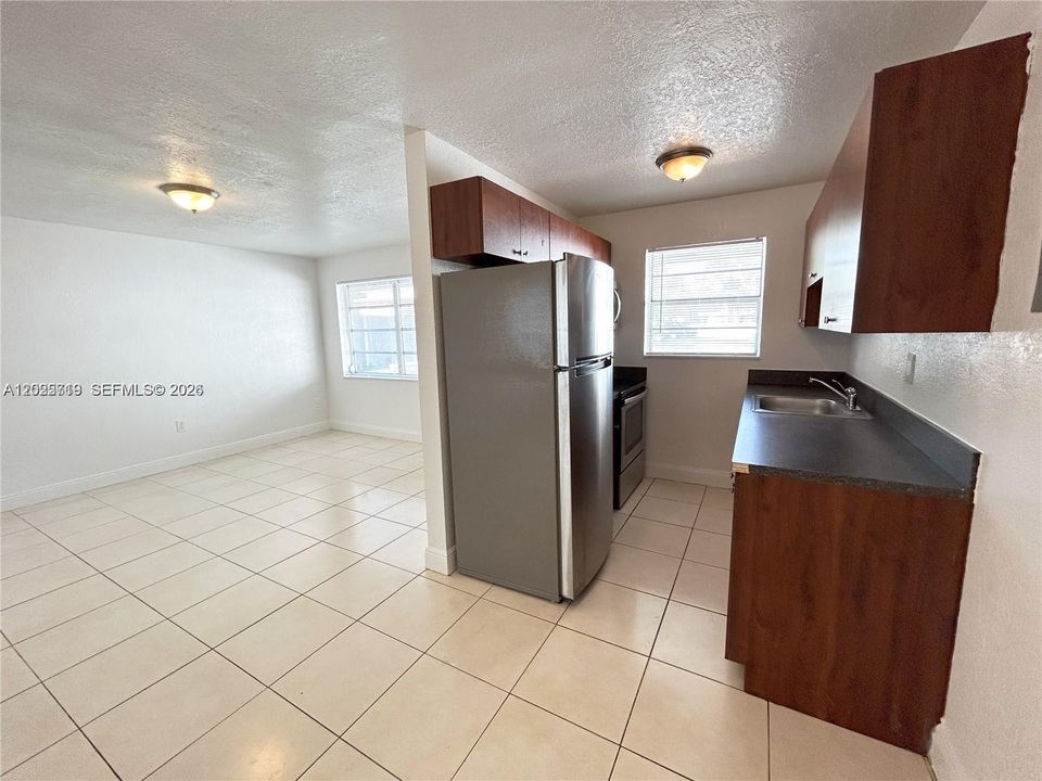 Active With Contract: $1,599 (1 beds, 1 baths, 0 Square Feet)