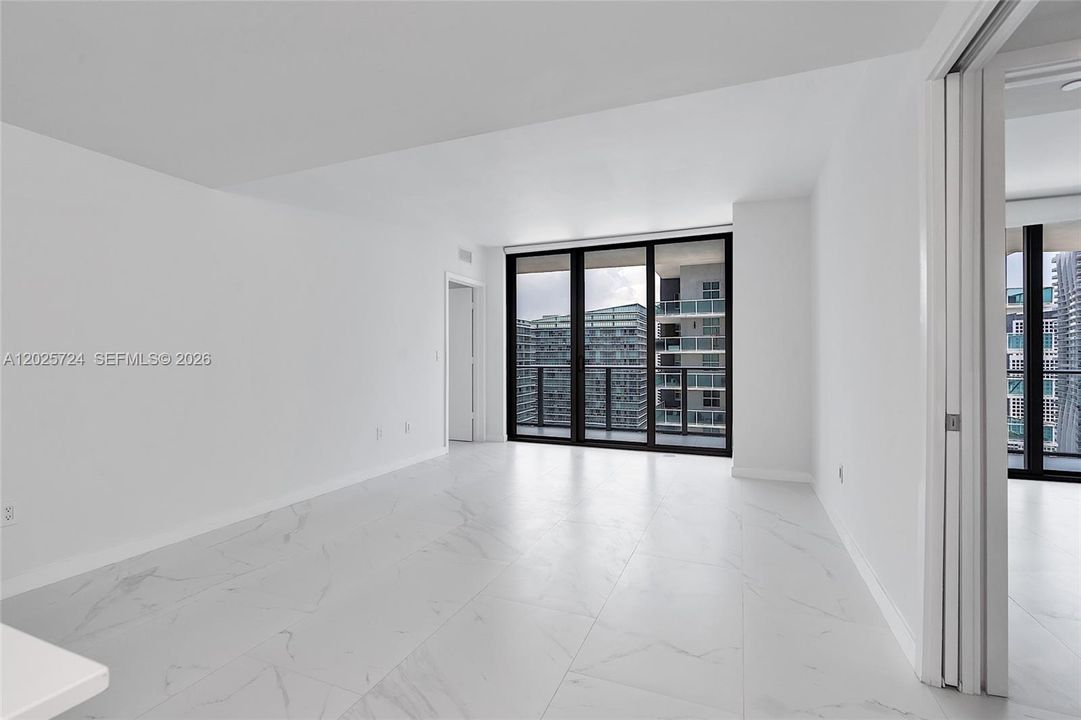For Sale: $750,000 (2 beds, 2 baths, 868 Square Feet)