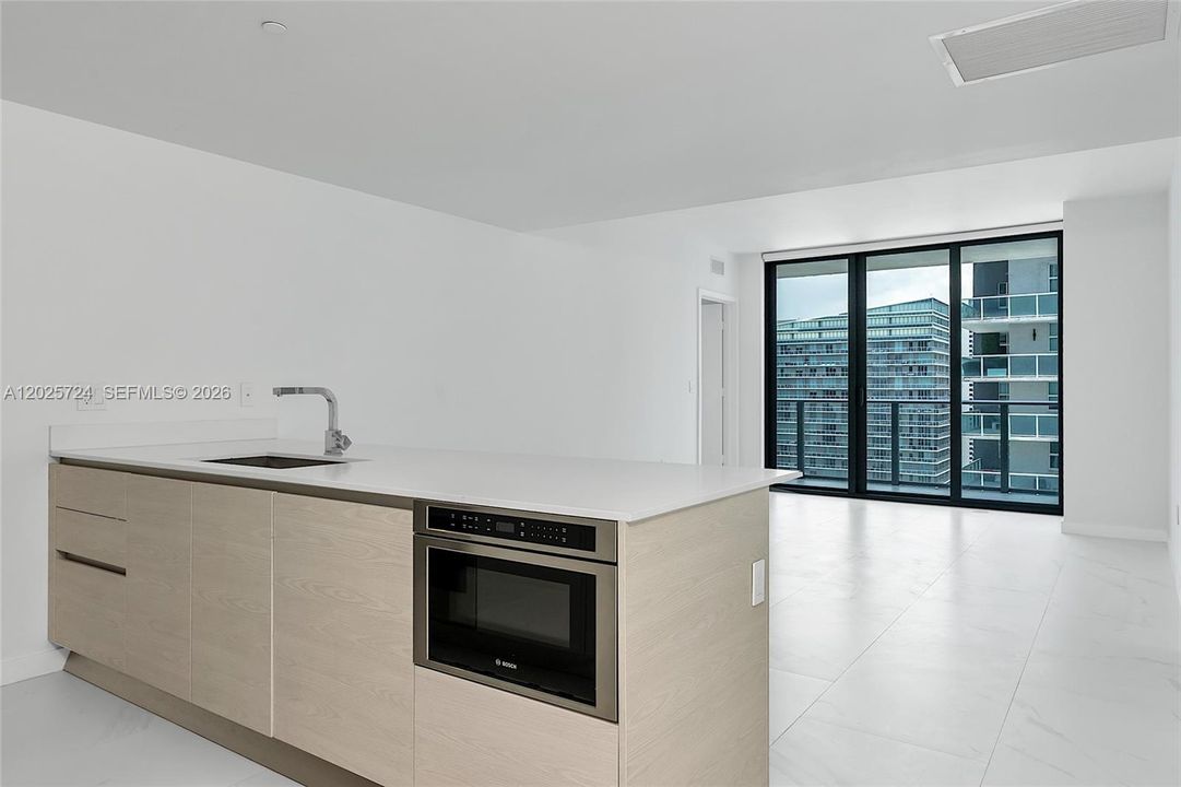 For Sale: $750,000 (2 beds, 2 baths, 868 Square Feet)