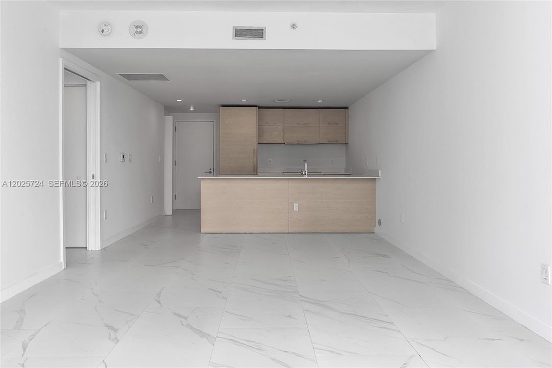 For Sale: $750,000 (2 beds, 2 baths, 868 Square Feet)