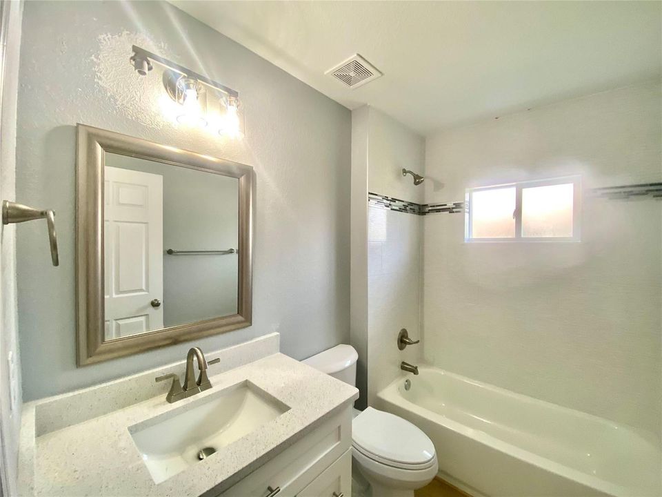hall bath with tub/shower combo