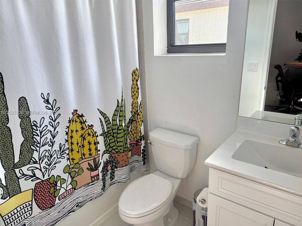 В аренду: $3,000 (3 спален, 3 ванн, 1328 Квадратных фут)