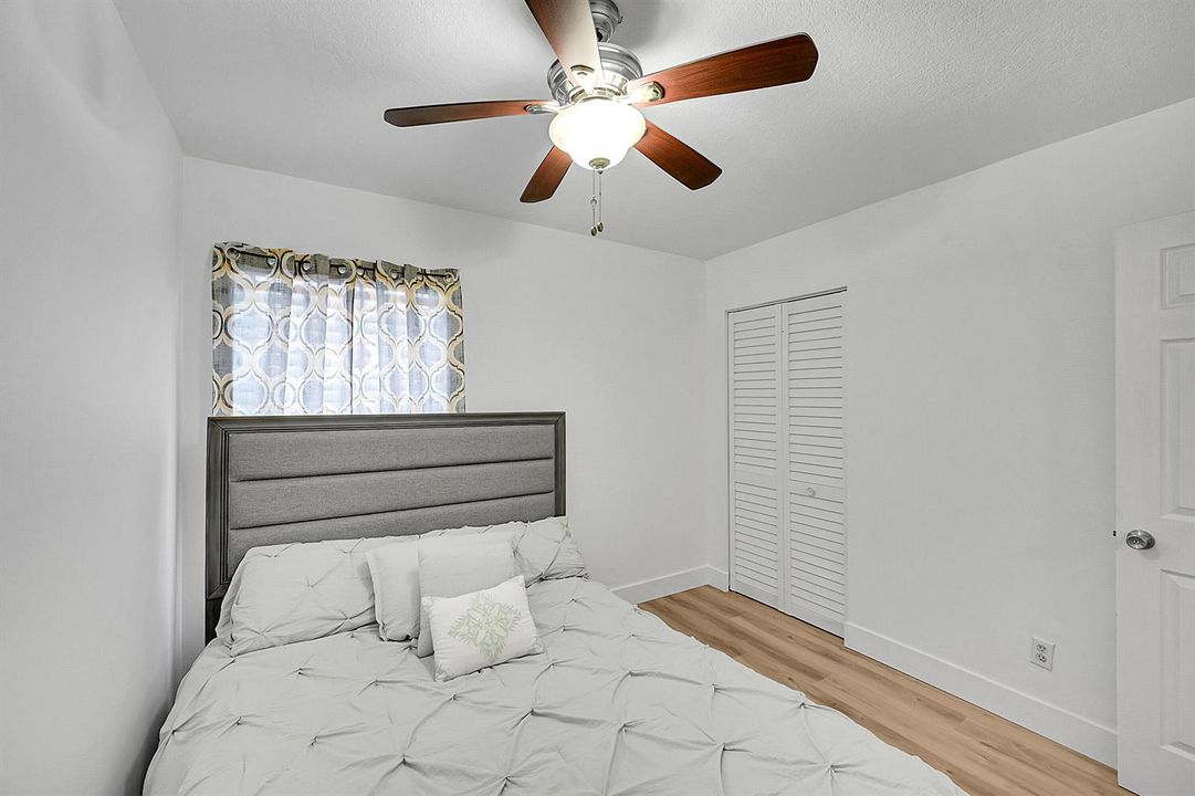 20_bedroom