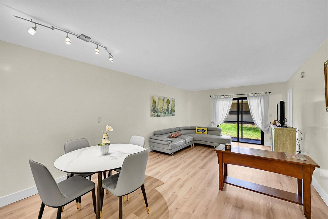 10_dining area