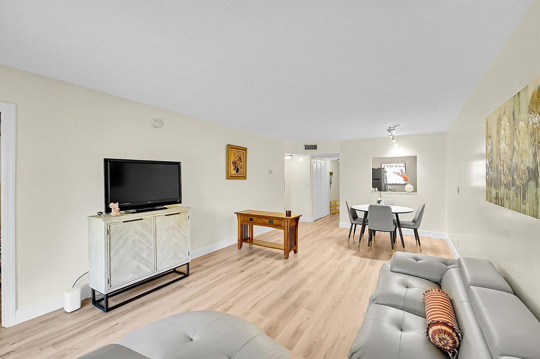 13_living room