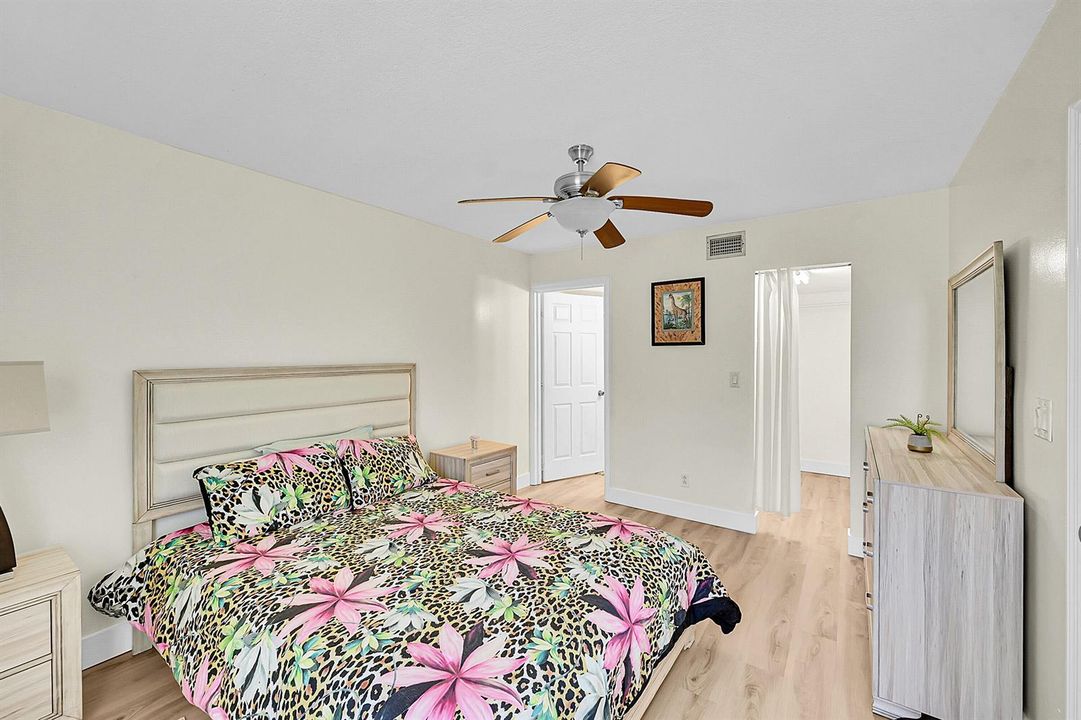 14_primary bedroom