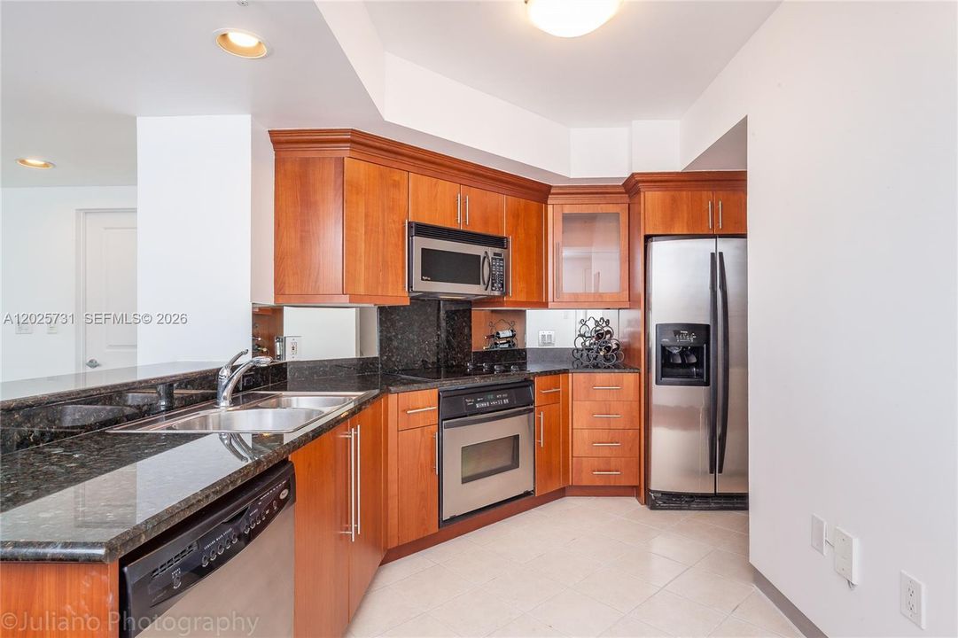 В аренду: $3,250 (1 спален, 1 ванн, 892 Квадратных фут)