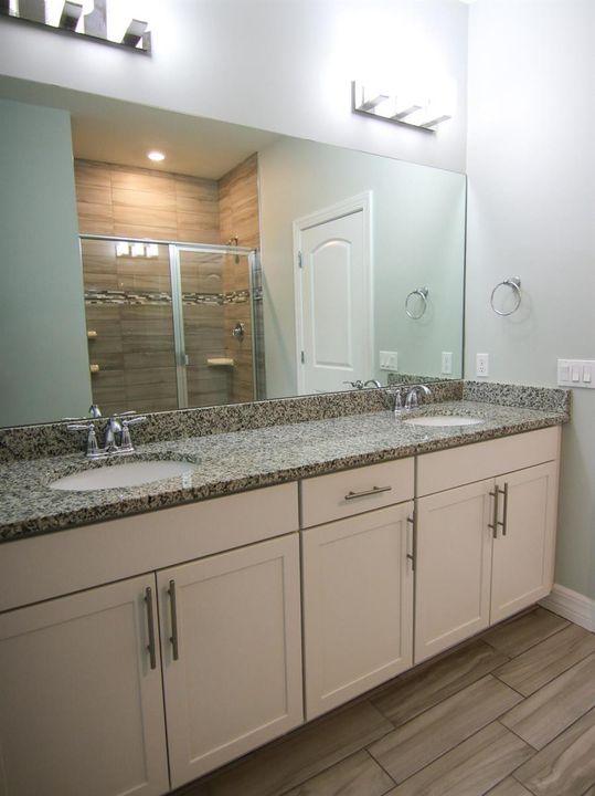 8333 RearingBathroom