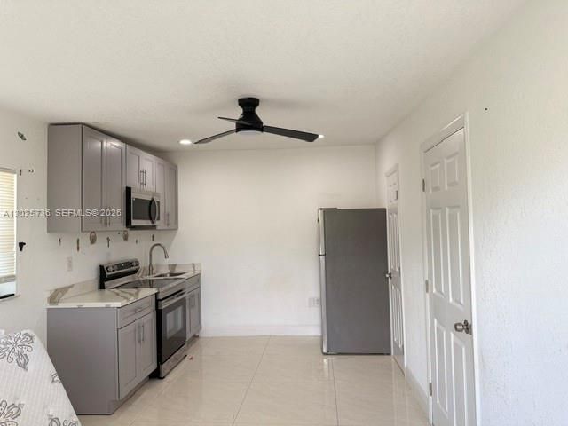 For Rent: $1,550 (0 beds, 1 baths, 2158 Square Feet)