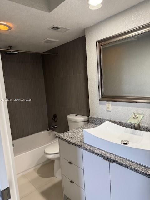 For Rent: $2,000 (2 beds, 2 baths, 768 Square Feet)