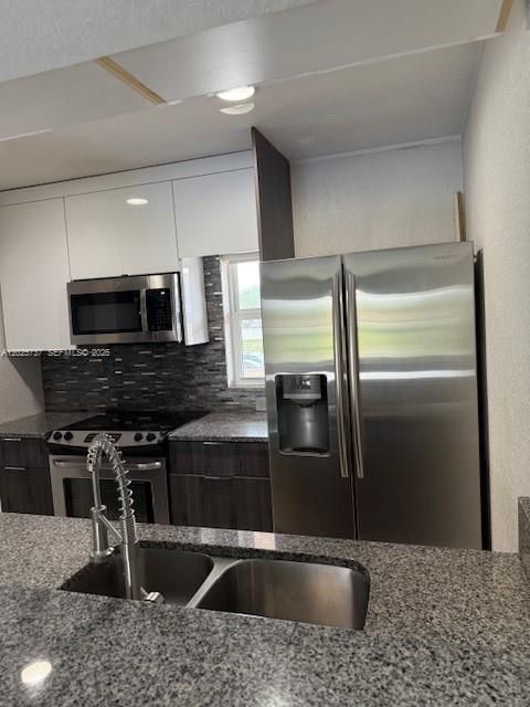 For Rent: $2,000 (2 beds, 2 baths, 768 Square Feet)