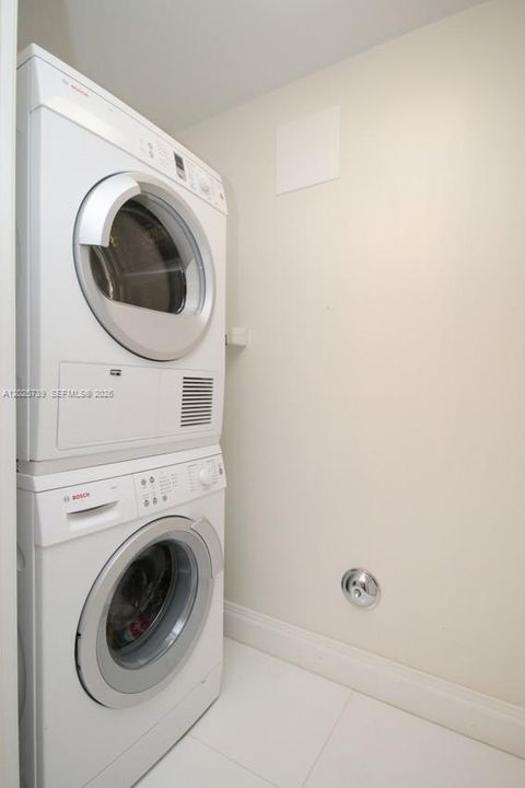 En Renta: $7,900 (2 camas, 2 baños, 1688 Pies cuadrados)