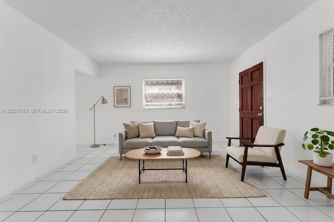 For Rent: $2,300 (2 beds, 2 baths, 855 Square Feet)