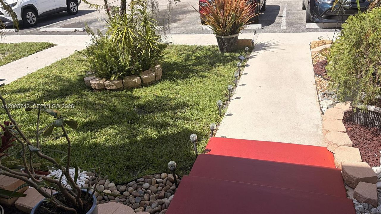 На продажу: $279,900 (2 спален, 1 ванн, 1040 Квадратных фут)