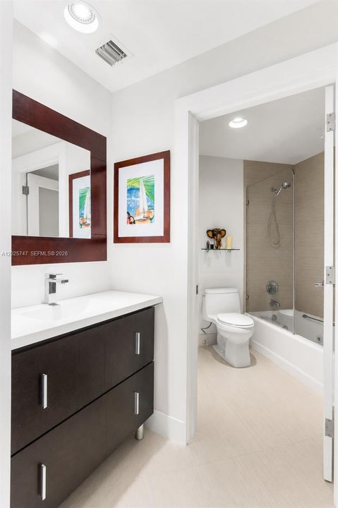 For Sale: $620,000 (1 beds, 1 baths, 780 Square Feet)
