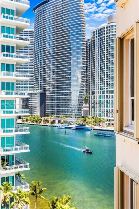 For Sale: $620,000 (1 beds, 1 baths, 780 Square Feet)