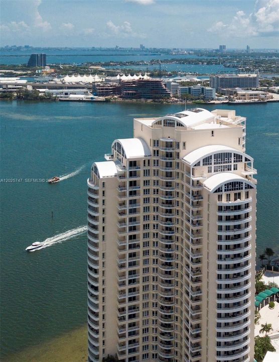 For Sale: $620,000 (1 beds, 1 baths, 780 Square Feet)