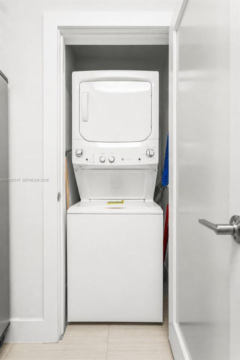 For Sale: $620,000 (1 beds, 1 baths, 780 Square Feet)