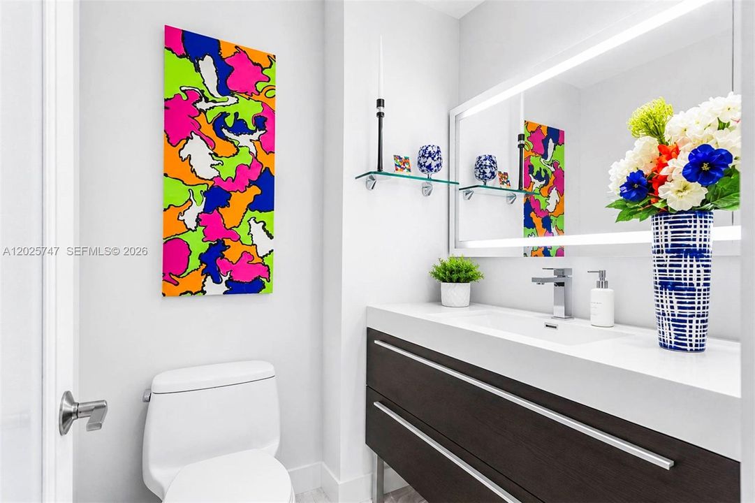 For Sale: $620,000 (1 beds, 1 baths, 780 Square Feet)