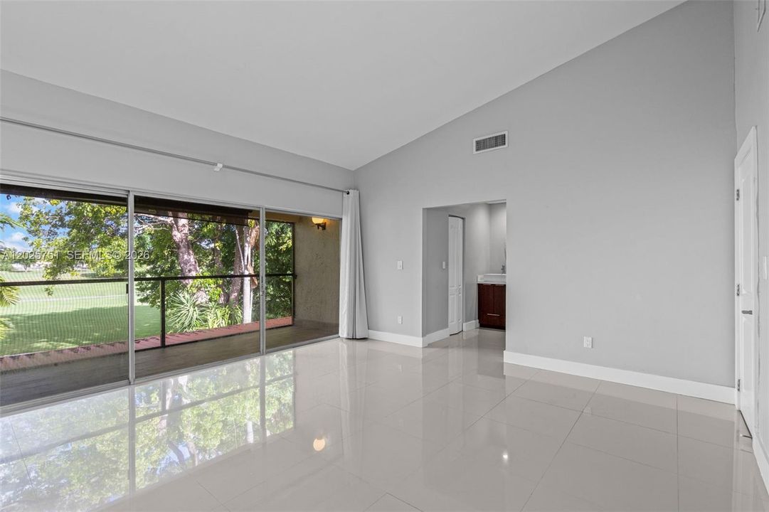 For Sale: $550,000 (4 beds, 2 baths, 1934 Square Feet)