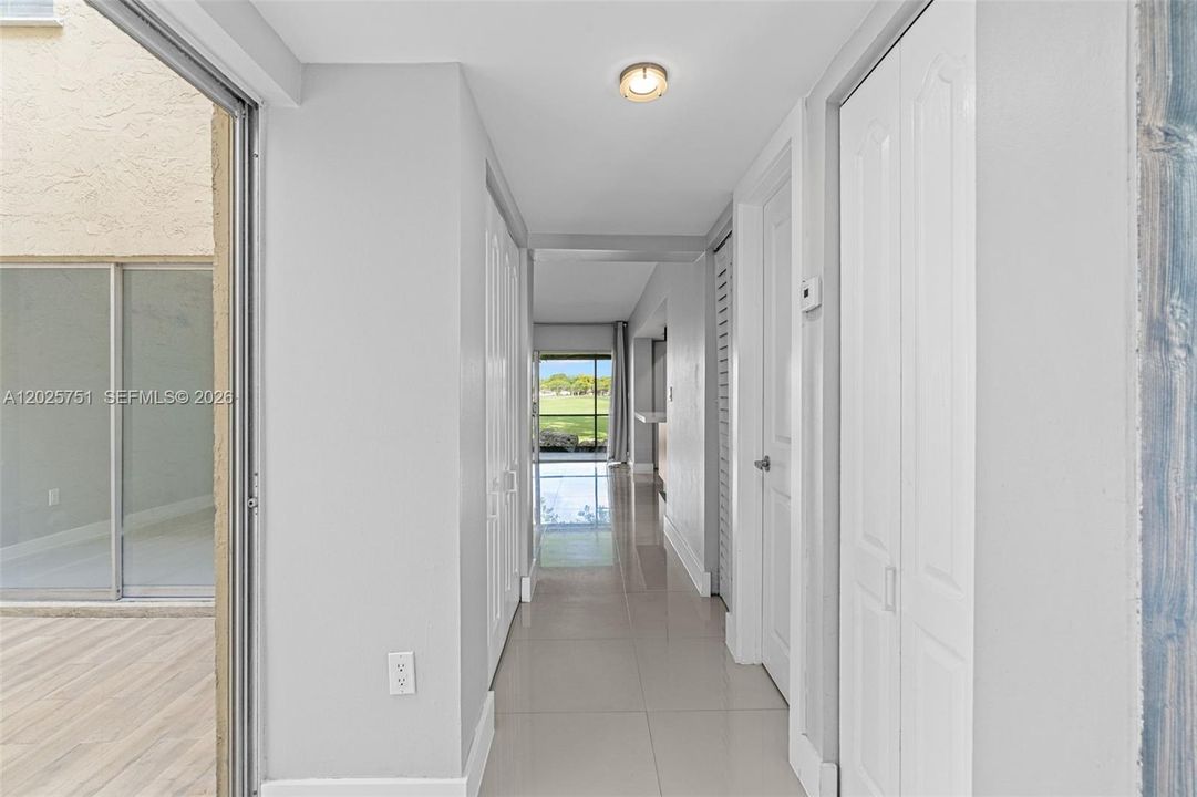 For Sale: $550,000 (4 beds, 2 baths, 1934 Square Feet)
