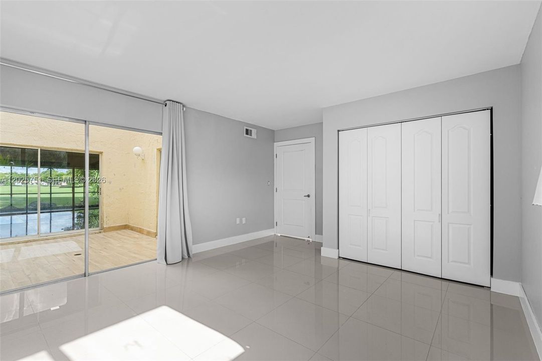 For Sale: $550,000 (4 beds, 2 baths, 1934 Square Feet)