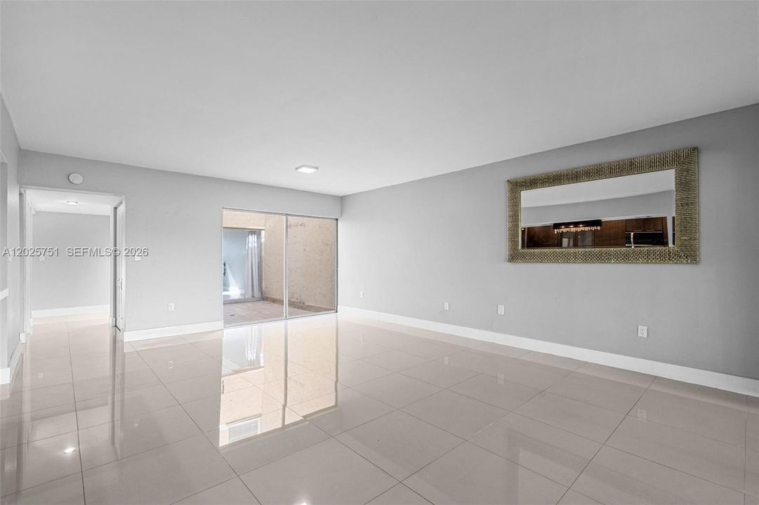 For Sale: $550,000 (4 beds, 2 baths, 1934 Square Feet)