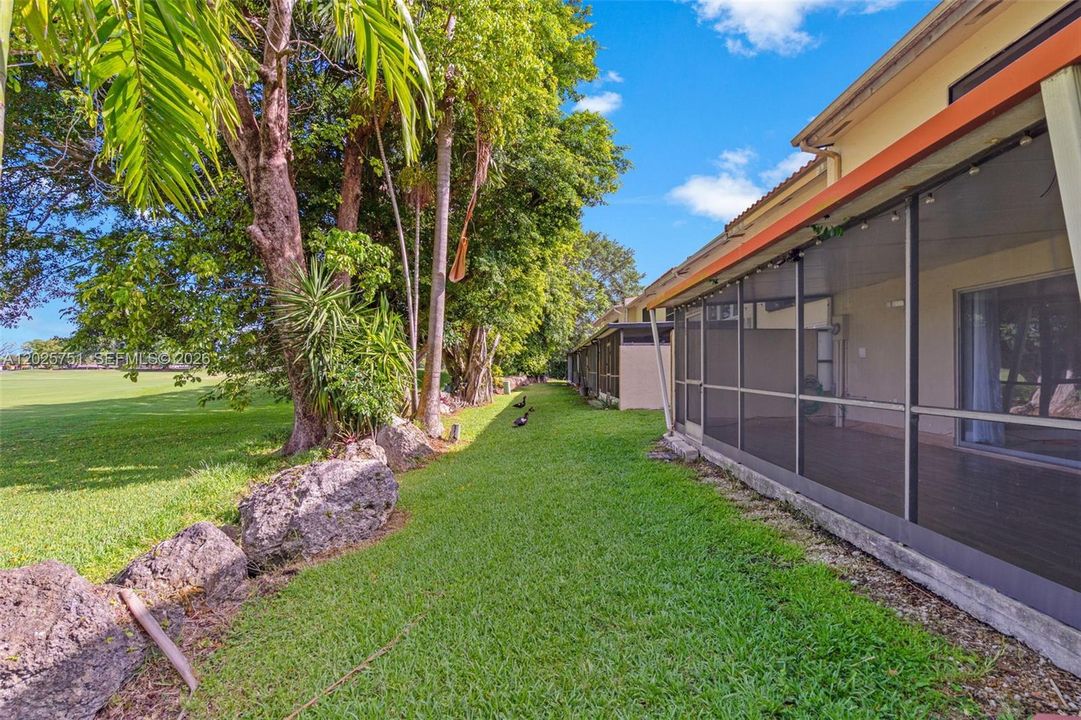 For Sale: $550,000 (4 beds, 2 baths, 1934 Square Feet)