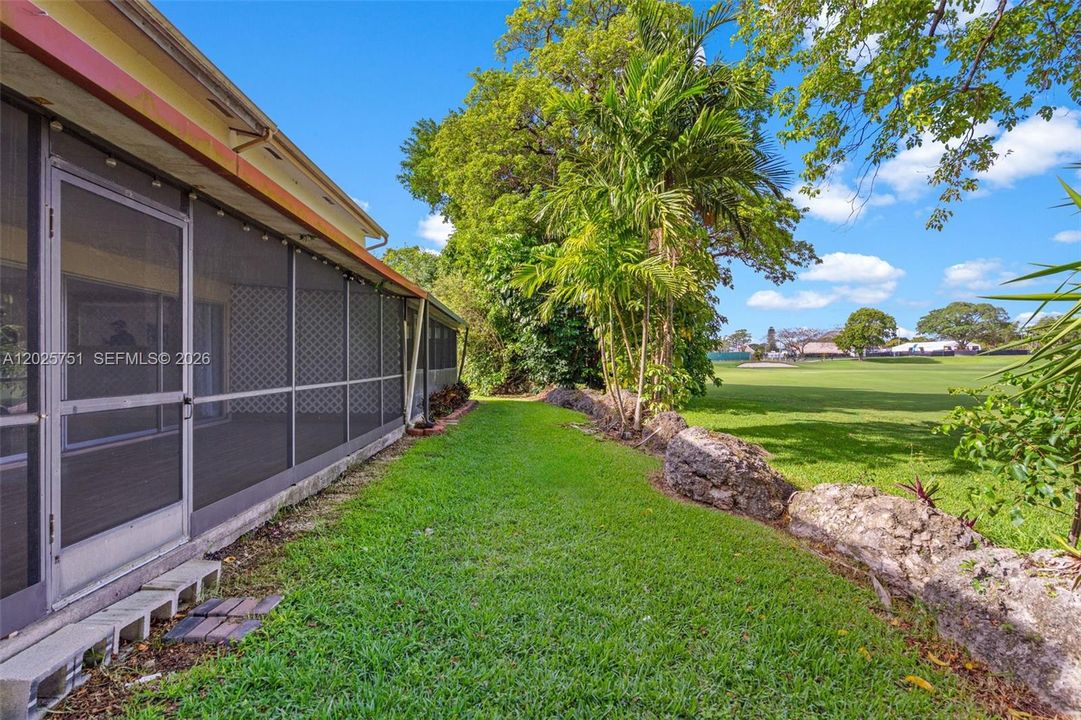 For Sale: $550,000 (4 beds, 2 baths, 1934 Square Feet)