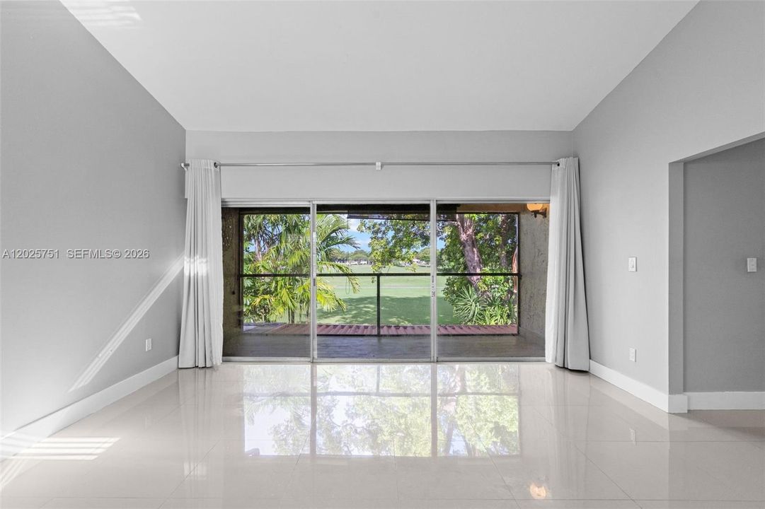 For Sale: $550,000 (4 beds, 2 baths, 1934 Square Feet)