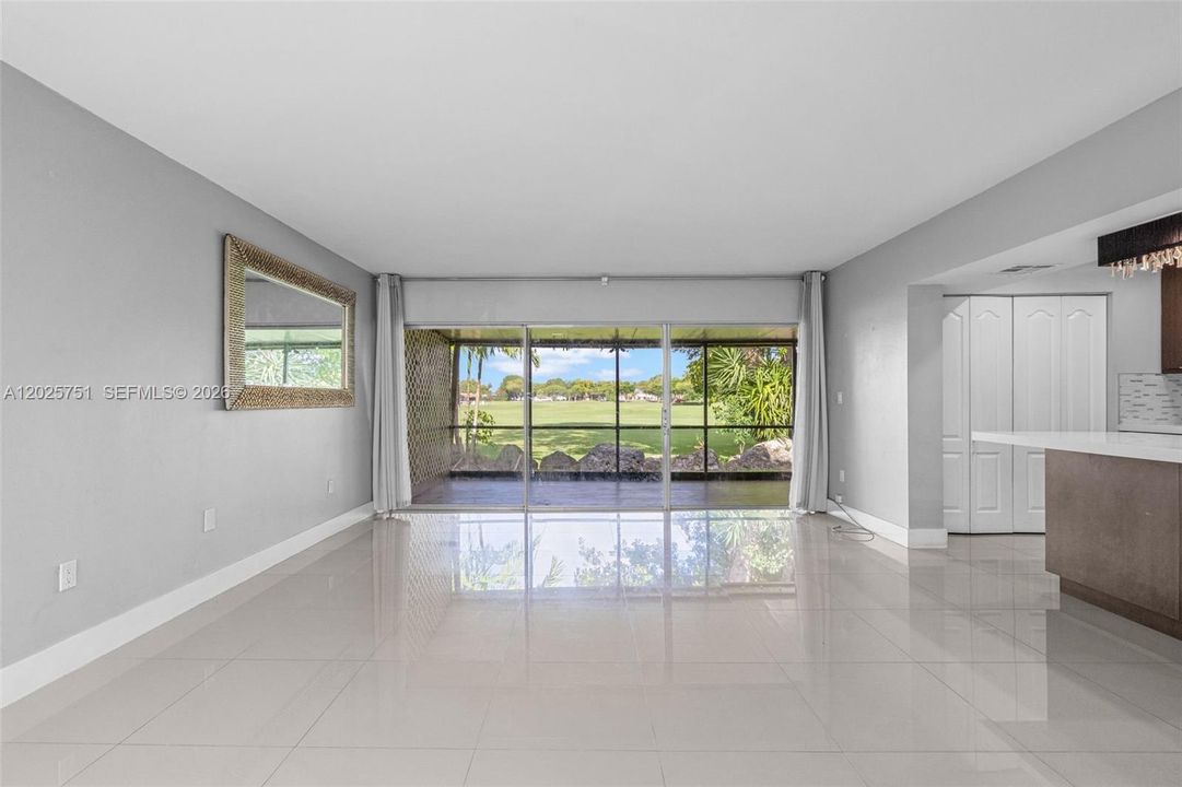 For Sale: $550,000 (4 beds, 2 baths, 1934 Square Feet)