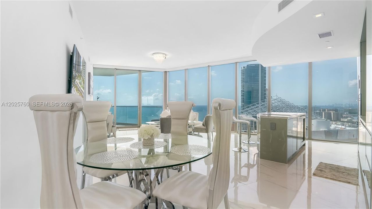 For Sale: $3,350,000 (2 beds, 2 baths, 1661 Square Feet)