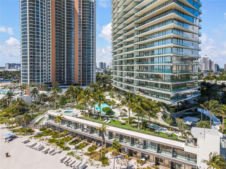 For Sale: $3,350,000 (2 beds, 2 baths, 1661 Square Feet)
