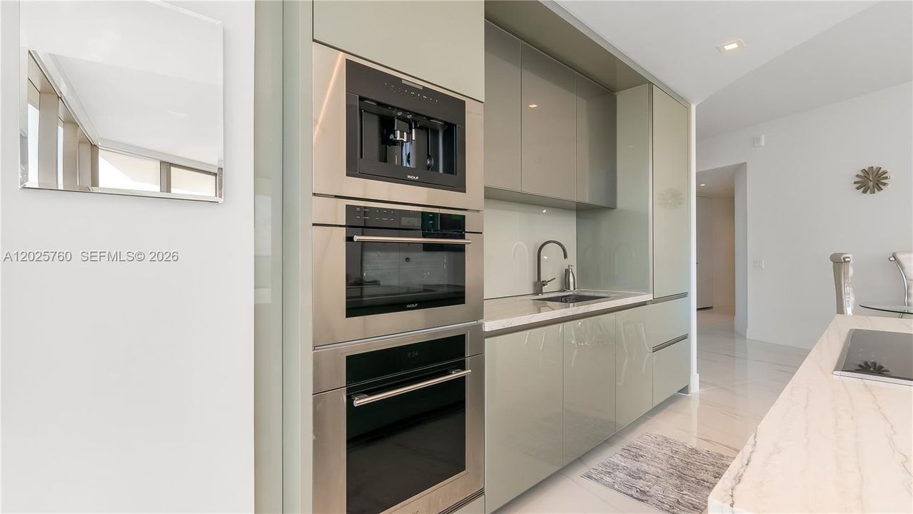 For Sale: $3,350,000 (2 beds, 2 baths, 1661 Square Feet)