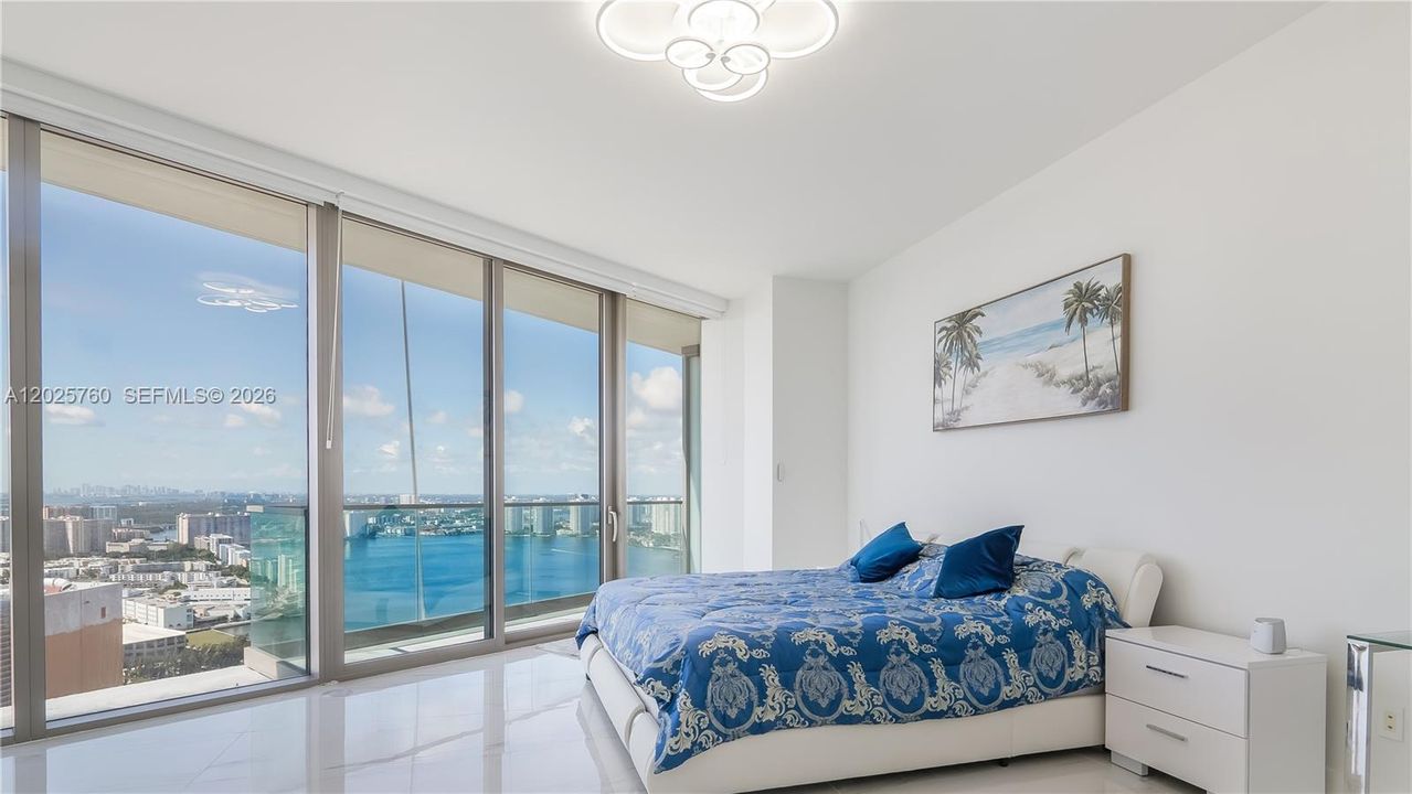 For Sale: $3,350,000 (2 beds, 2 baths, 1661 Square Feet)