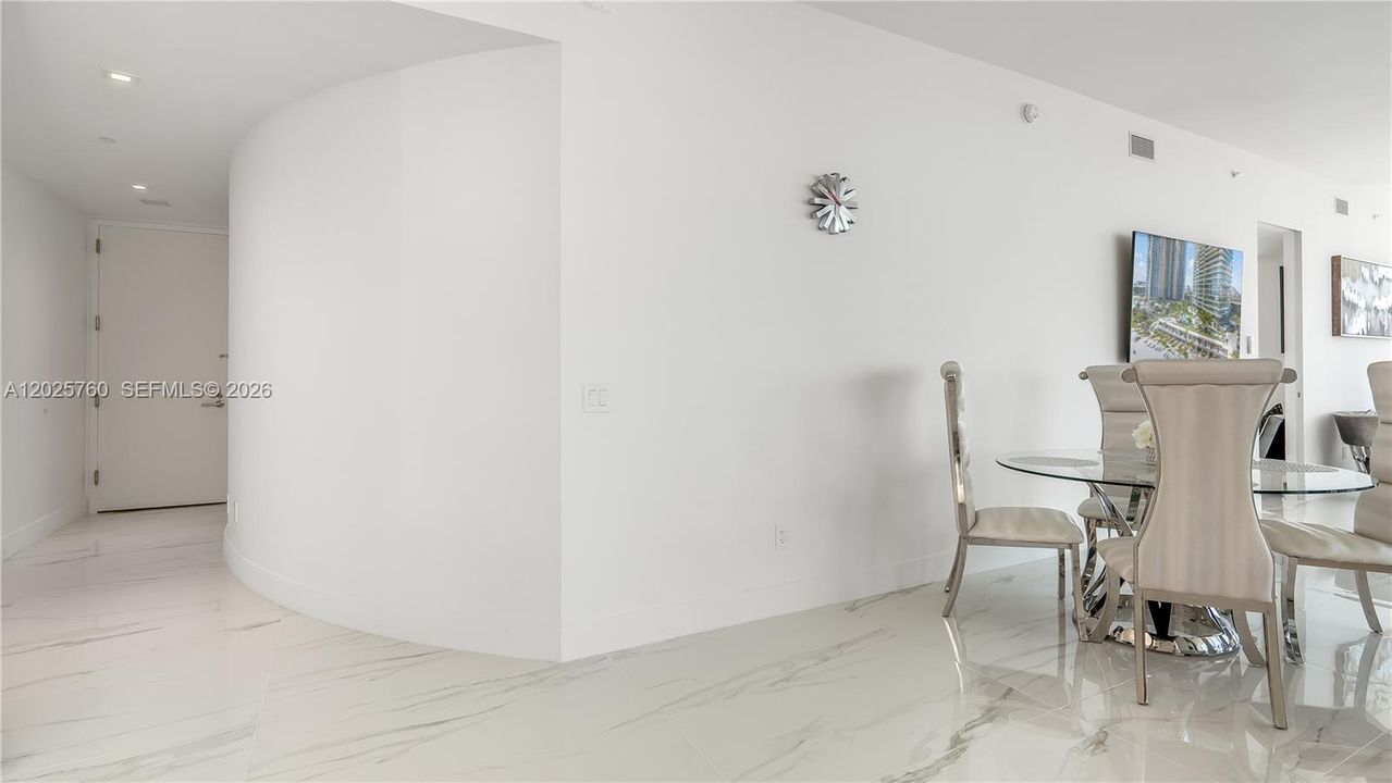 For Sale: $3,350,000 (2 beds, 2 baths, 1661 Square Feet)