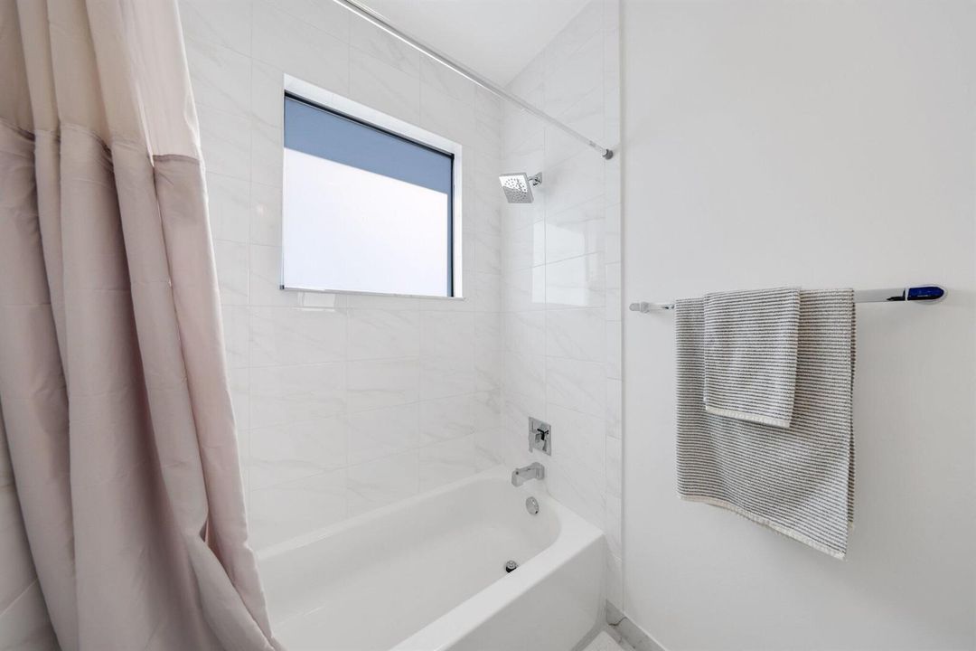 Bed 2 Bathroom