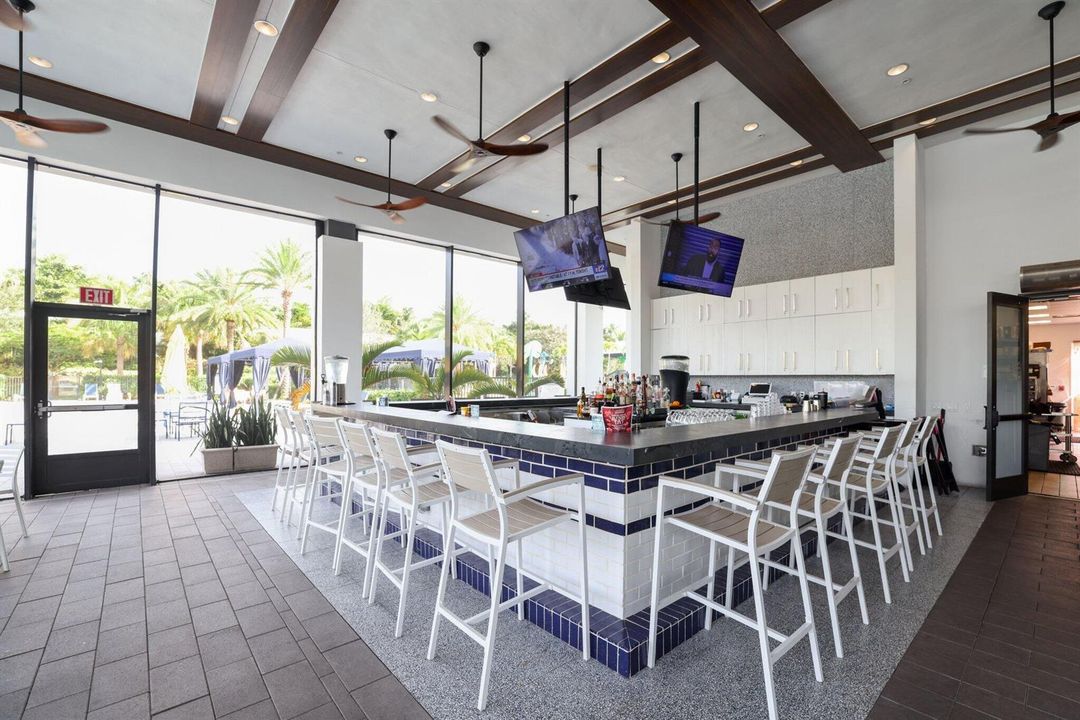 Luna Bar