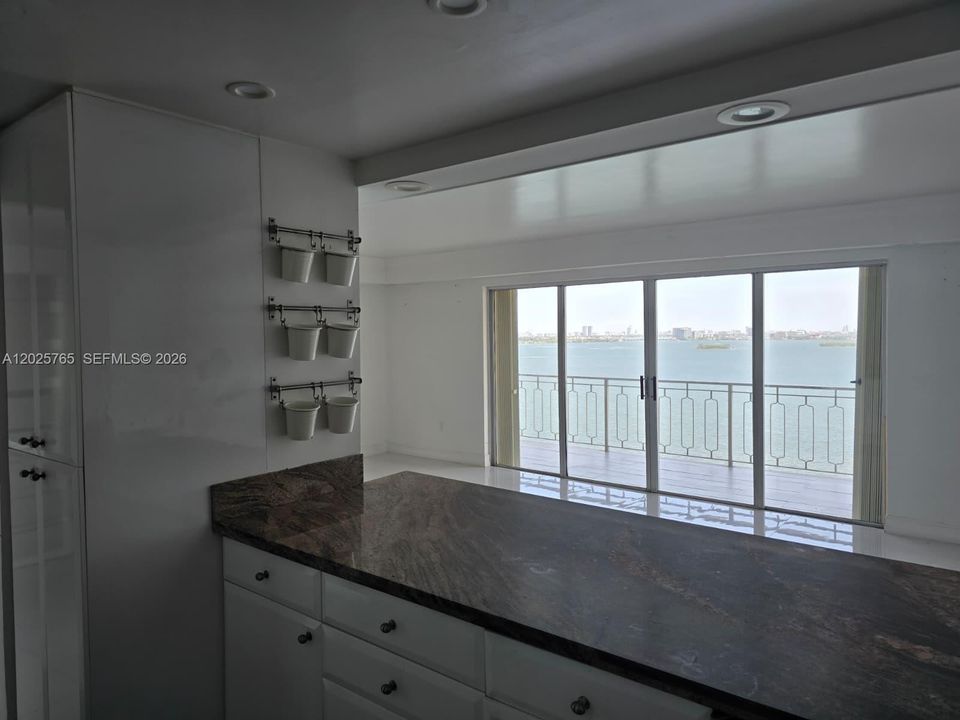 For Rent: $3,100 (2 beds, 2 baths, 1358 Square Feet)