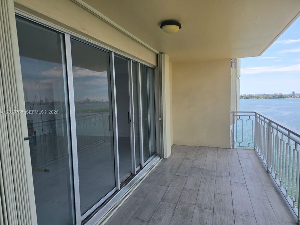 For Rent: $3,100 (2 beds, 2 baths, 1358 Square Feet)
