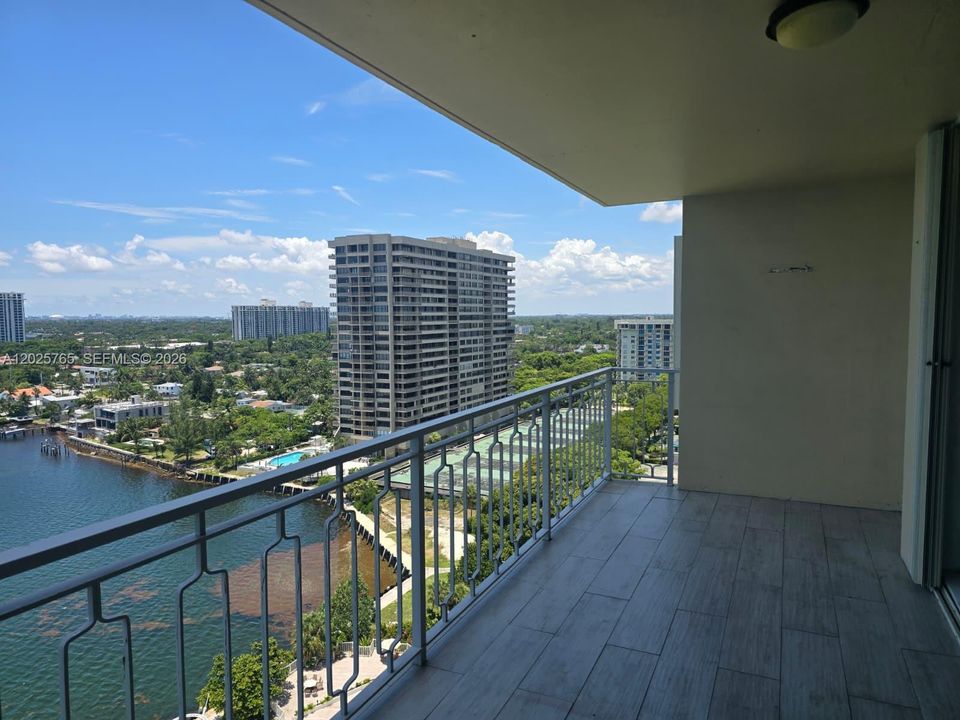 For Rent: $3,100 (2 beds, 2 baths, 1358 Square Feet)