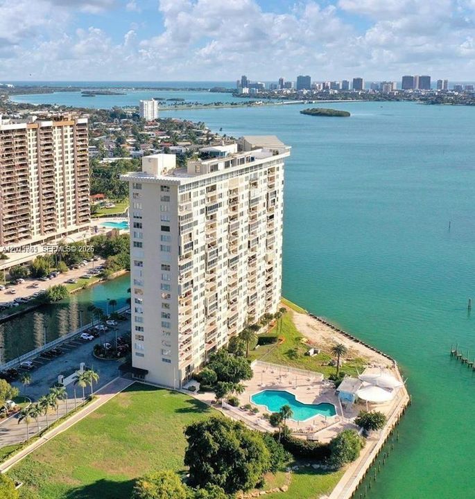 For Rent: $3,100 (2 beds, 2 baths, 1358 Square Feet)