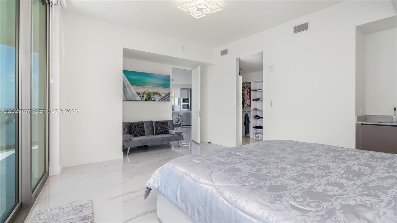 В аренду: $15,500 (2 спален, 2 ванн, 1661 Квадратных фут)