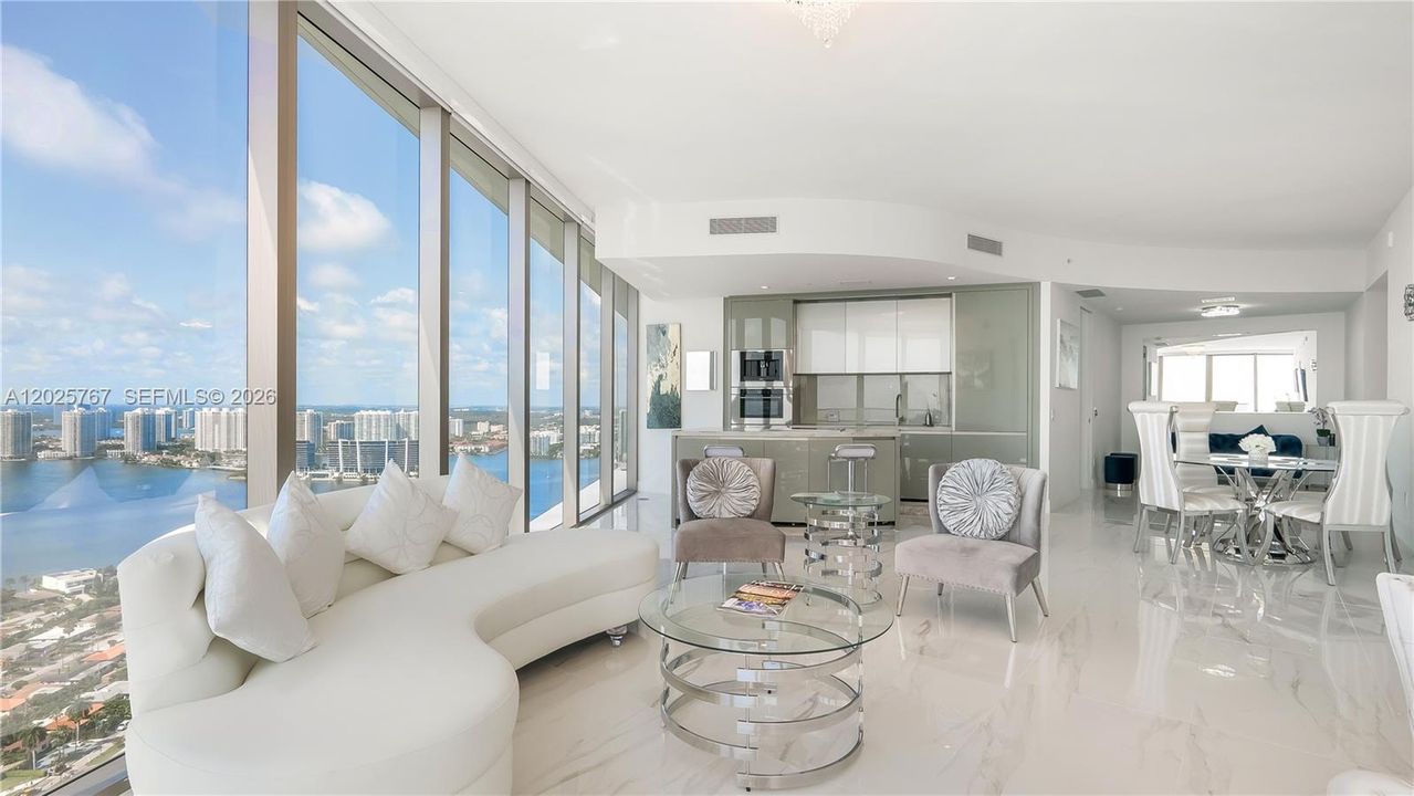 В аренду: $15,500 (2 спален, 2 ванн, 1661 Квадратных фут)