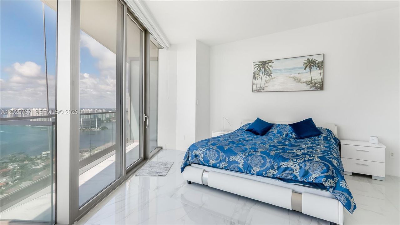 В аренду: $15,500 (2 спален, 2 ванн, 1661 Квадратных фут)