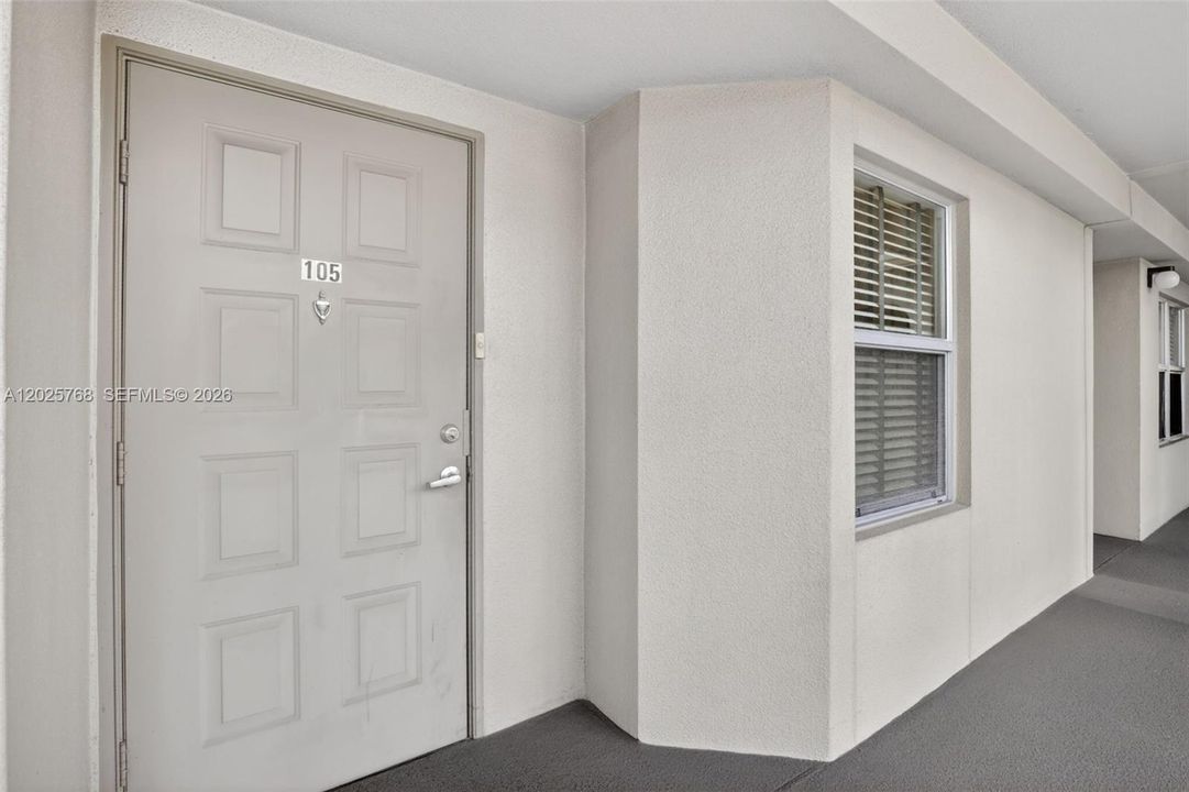 For Sale: $215,000 (2 beds, 2 baths, 1207 Square Feet)