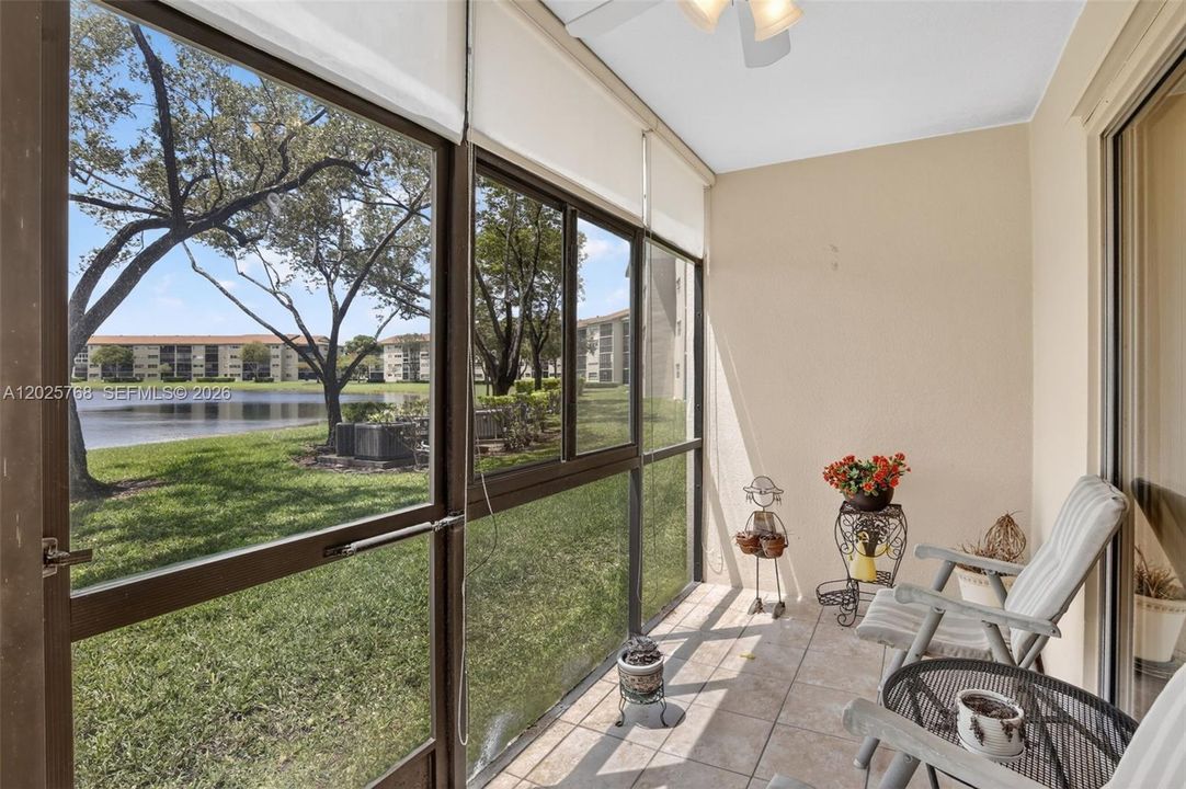 For Sale: $215,000 (2 beds, 2 baths, 1207 Square Feet)
